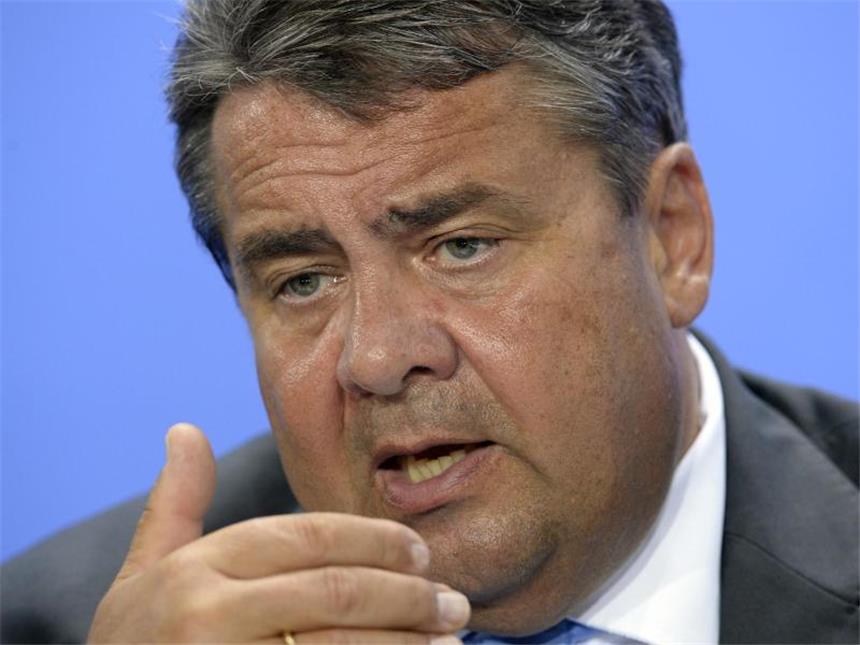 Im Juli: Leser-Fragestunde mit Sigmar Gabriel Stellen Sie Sigmar Gabriel Ihre Fragen!