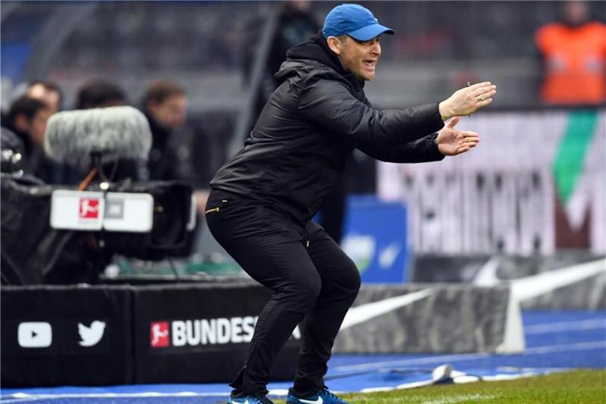 Dardai wehrt sich gegen Torlos-Kritik: „Totaler Quatsch“ Stellt sich vor seine Spieler: Hertha-Coach Pal Dardai. Foto: Soeren Stache