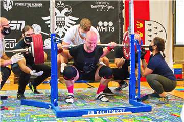 Stephan Berger ist seit einiger Zeit als Powerlifter aktiv und hat schon einige Rekorde gebrochen.