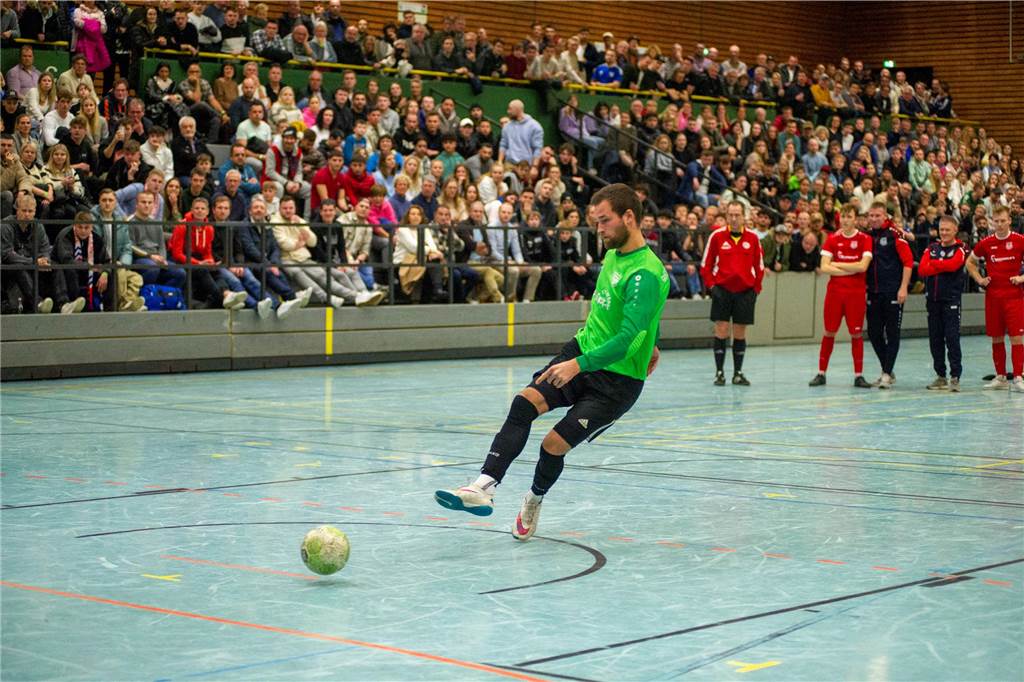 Stephan Koch, hier als Neunmeterschütze beim Spiel um Platz drei im vergangenen Jahr gefordert, wird bei Concordia Flaesheim diesmal genauso wenig im Tor stehen können wie Tim Bergjürgen.