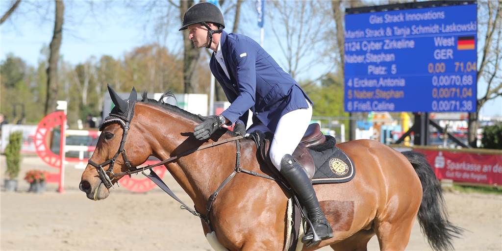 Westfälischer Meister im Springreiten: Stephan Naber triumphiert mit Cyber Zirkeline in Münster Stephan Naber und Cyber Zirkeline sind Westfälischer Meister im Springreiten.