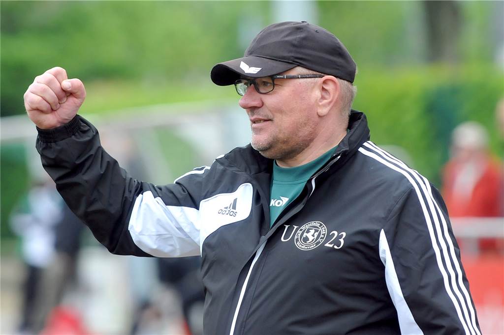 Spielabbruch wegen Corona: Plötzlich läuft der Hygienebeauftragte auf den Platz und pfeift ab Stephan Polplatz ist erster Vorsitzender und Hygienebeauftragter des TuS Westfalia Wethmar.