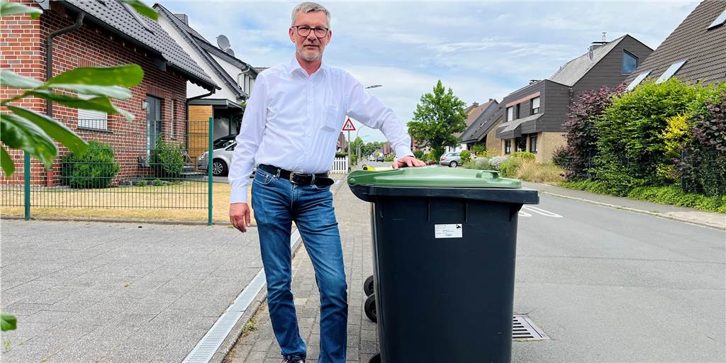 Stephan Wember ist genervt: Mülltonnen versperren immer wieder schmale Gehwege Stephan Wember ist genervt: In den vergangenen Wochen wurden regelmäßig die Müll-Abfuhrtermine in Sythen nicht eingehalten.