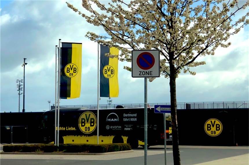 BVB bereitet sich auf den Liga-Neustart vor – DFL vertagt Entscheidung Still ruht der Bus. Viel los war nicht beim BVB.