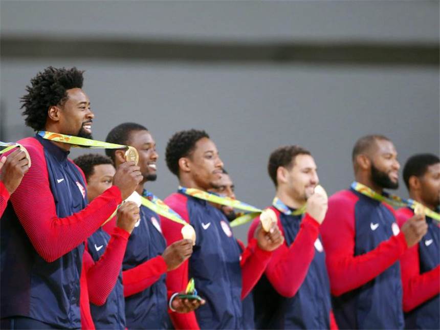 Dream-Team-Nachfolger der USA schocken Basketball-Welt Stolz posieren die Spieler des US-Teams mit ihren Goldmedaillen. Foto: Jorge Zapata
