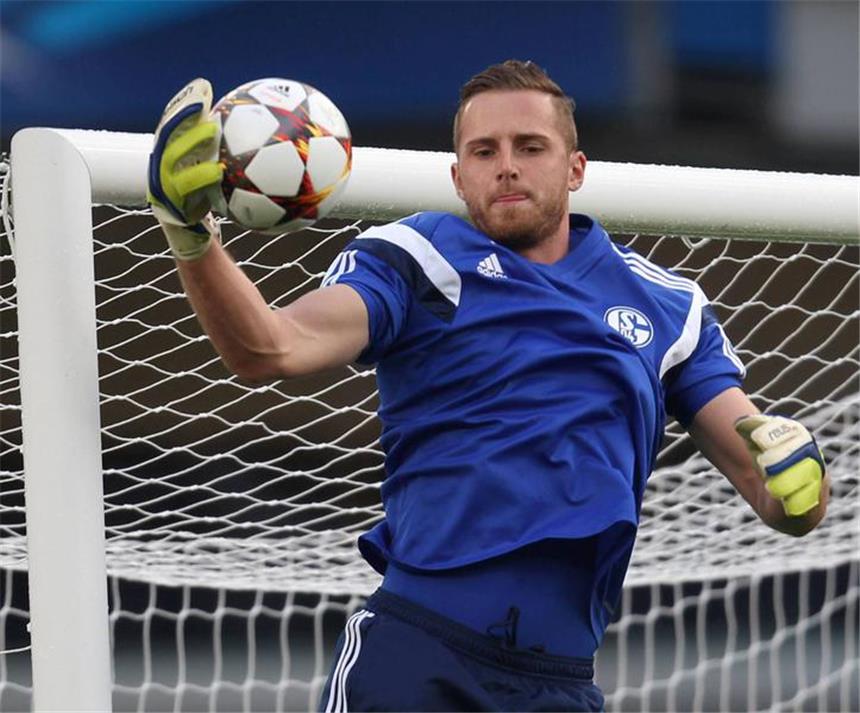 Meyer kehrt zurück - Fährmann von Fans beleidigt Strafraumbeherrschung und Stellungsspiel stehen bei Ralf Fährmanns Training derzeit im Mittelpunkt.