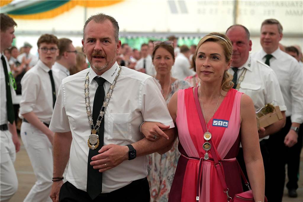 Strahlende Gesichter, gute Stimmung beim einen oder anderen Kaltgetränk: Der Tanzabend war ein gelungener Start in das Schützenfest der Schützen von St. Hubertus Holthausen-Schmintrup in Werne.