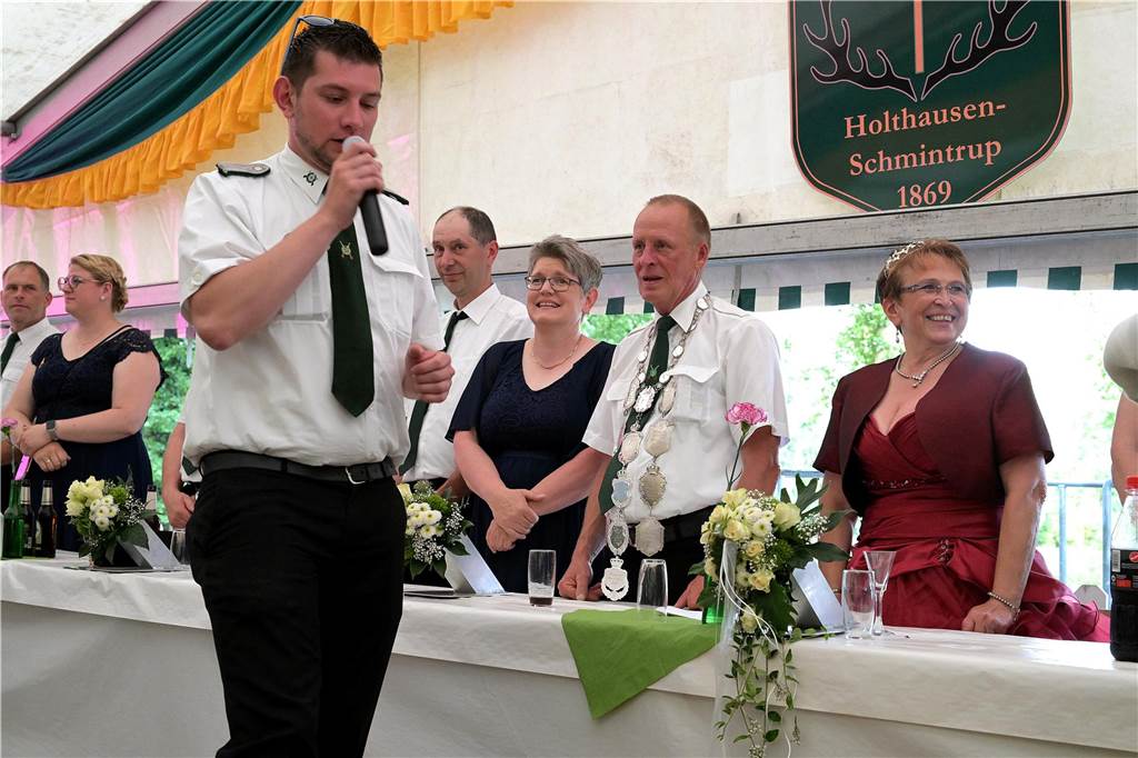 Strahlende Gesichter, gute Stimmung beim einen oder anderen Kaltgetränk: Der Tanzabend war ein gelungener Start in das Schützenfest der Schützen von St. Hubertus Holthausen-Schmintrup in Werne.