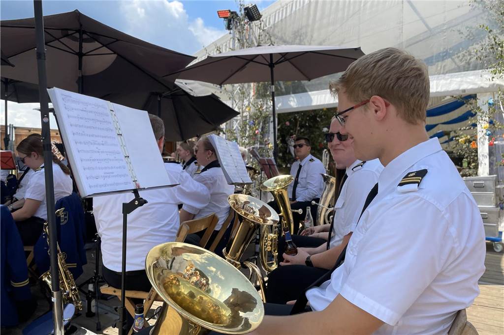 Strahlendes Wetter und beste Wettkampfstimmung: Heiß gings her beim Vogelschießen des Schützenvereins St. Laurentius Estern 1710 in Stadtlohn.