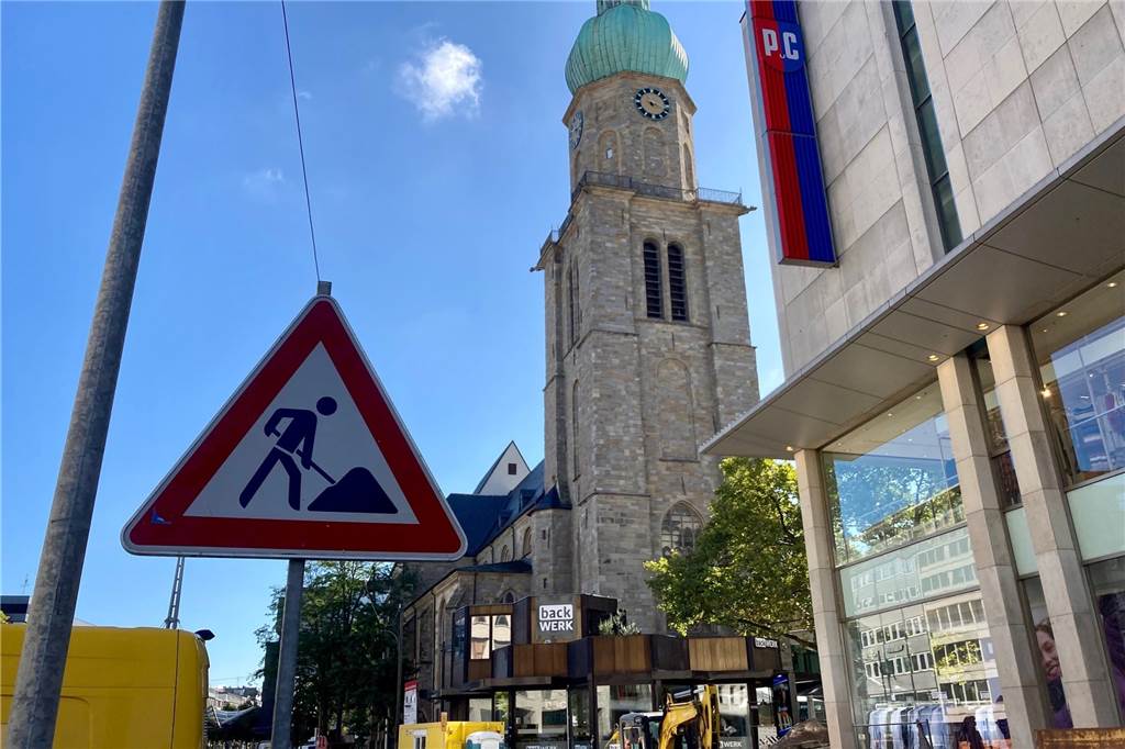 Stadt erlaubt Ausnahme vom Bau-Weihnachtspause: DEW will Bauarbeiten beschleunigen Baustellen in der City sind in der Vorweihnachszeit eigentlich tabu. Doch in diesem Jahr soll es ein Ausnahme geben.