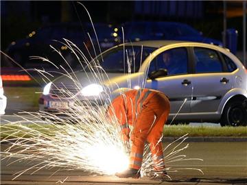 Strassenarbeiten bei Nacht. Foto: Hendrik Schmidt
