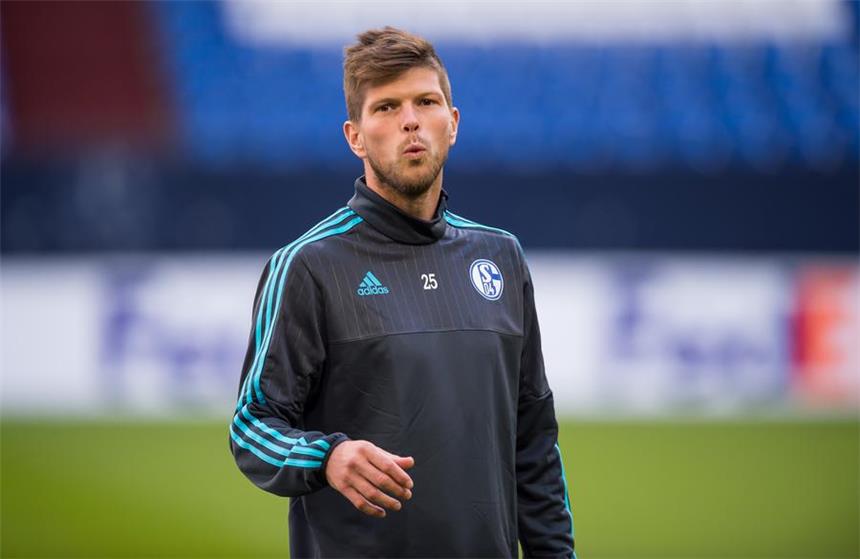 Stürmer Klaas-Jan Huntelaar ist ins Schalker Mannschaftstraining zurückgekehrt und könnte gegen Bayern München eine Option für die Bank sein.
