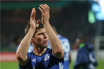 Stürmer Klaas-Jan Huntelaar wird gegen den HSV zum letzten Mal für den FC Schalke 04 in der Veltins-Arena auflaufen.
