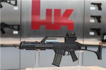 Sturmgewehr G36 in einem Ausstellungsraum des Waffenherstellers Heckler&Koch. Foto: Patrick Seeger