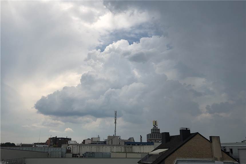Sturmtief kommt nach NRW: Was „Eugen“ für Dortmund bedeutet Sturmtief Eugen bringt am Dienstag starke Windböen und möglicherweise auch Gewitter nach Dortmund.