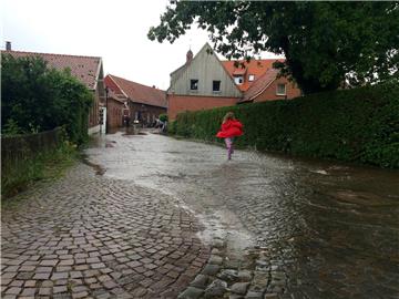 Sturzfluten überschwemmten die Raesfelder Freiheit am Nachmittag des 7. Juni.