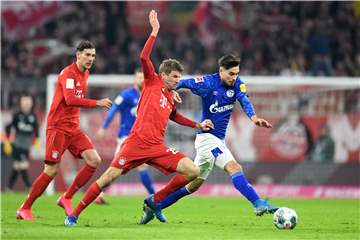 Suat Serdar (r.) ist ins Schalker Mannschaftstraining zurückgekehrt.