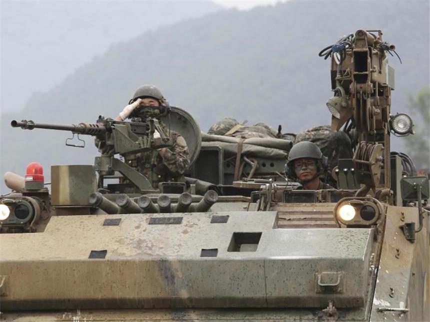 Russland sperrt sich gegen schärfere Nordkorea-Sanktionen Südkoreanische Soldaten in der Nähe der nordkoreanischen Grenze während eines Militärmanövers. Foto: Ahn Young-Joon