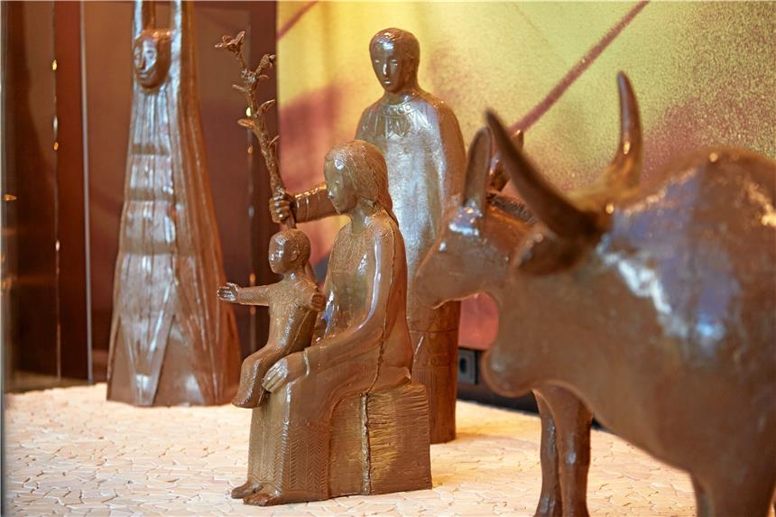 Auch in den Museen der Region herrscht eine festliche Stimmung Süßes Krippenspiel. Die Schokoladenfiguren von der Heiligen Familie zeigt das Schokoladenmuseum in Köln. Foto Museum