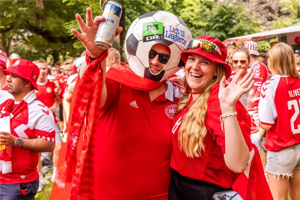 Super Stimmung bei den Dänemark-Fans in Dortmund vor dem Achtefinal-Spiel gegen Deutschland.