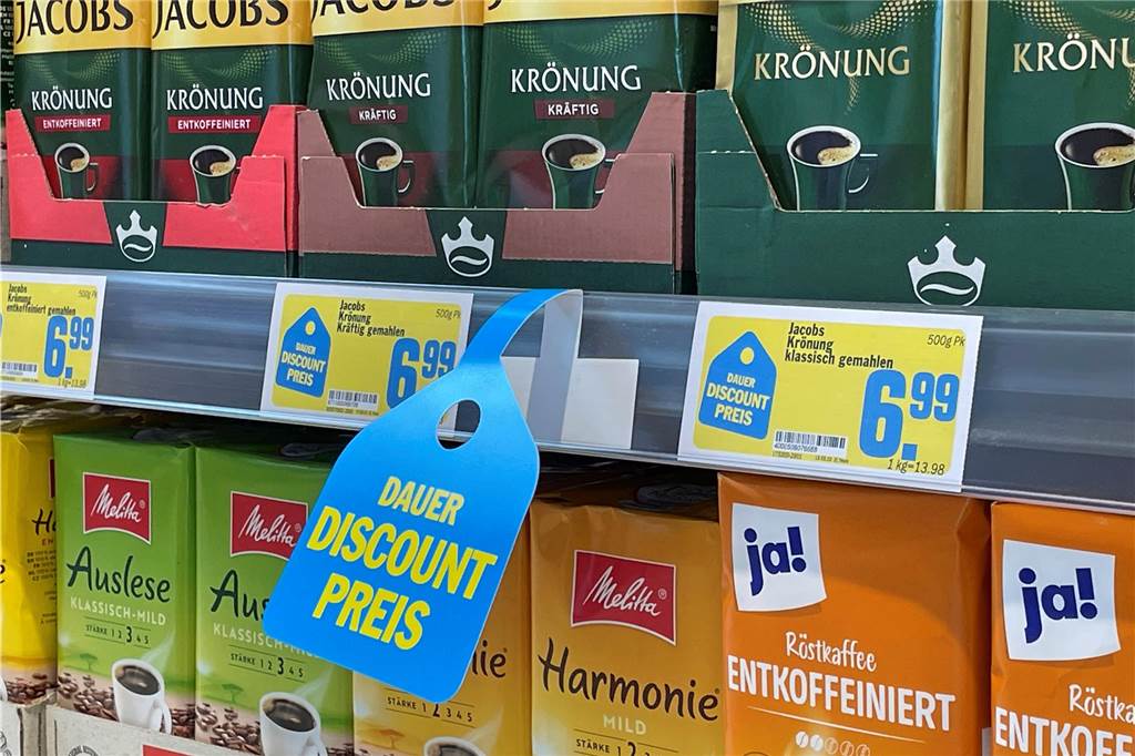 Supermarkt-Angebot mit Discount-Preisen.
