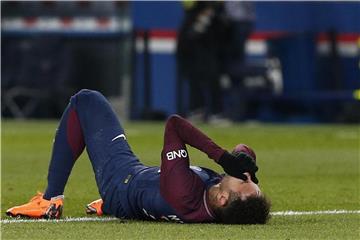 Superstar Neymar ist erfolgreich in Brasilien operiert worden. Foto: Thibault Camus/AP