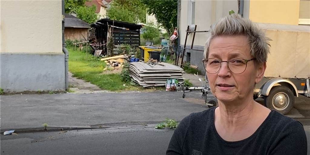 Nächtlicher Krach und zwei Brände: Anwohner im Dortmunder Westen in Angst Susanne Karkosch hat Angst, dass bald noch Schlimmeres passieren könnte in ihrer Straße.
