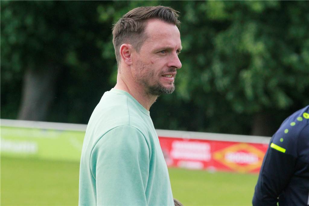 Familienzusammenführung beim SV Herbern: Christoph Hunnewinkel entscheidet sich gegen Westfalenliga SV Herberns Ex-Coach Benjamin Siegert ist mit Christoph Hunnewinkel gut befreundet.