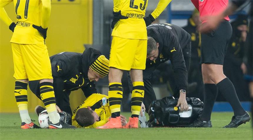 Mehrere Wochen Pause für BVB-Allrounder Bender Sven Bender (M.) muss mehrer Wochen pausieren.