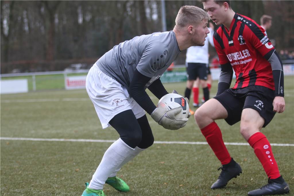Sven Görlich (23) verlässt Union Lüdinghausen und wechselt zum BSV Roxel Sven Görlich, hier mit Keeper Mirco Fabry, wechselt in die Landesliga zum BSV Roxel.
