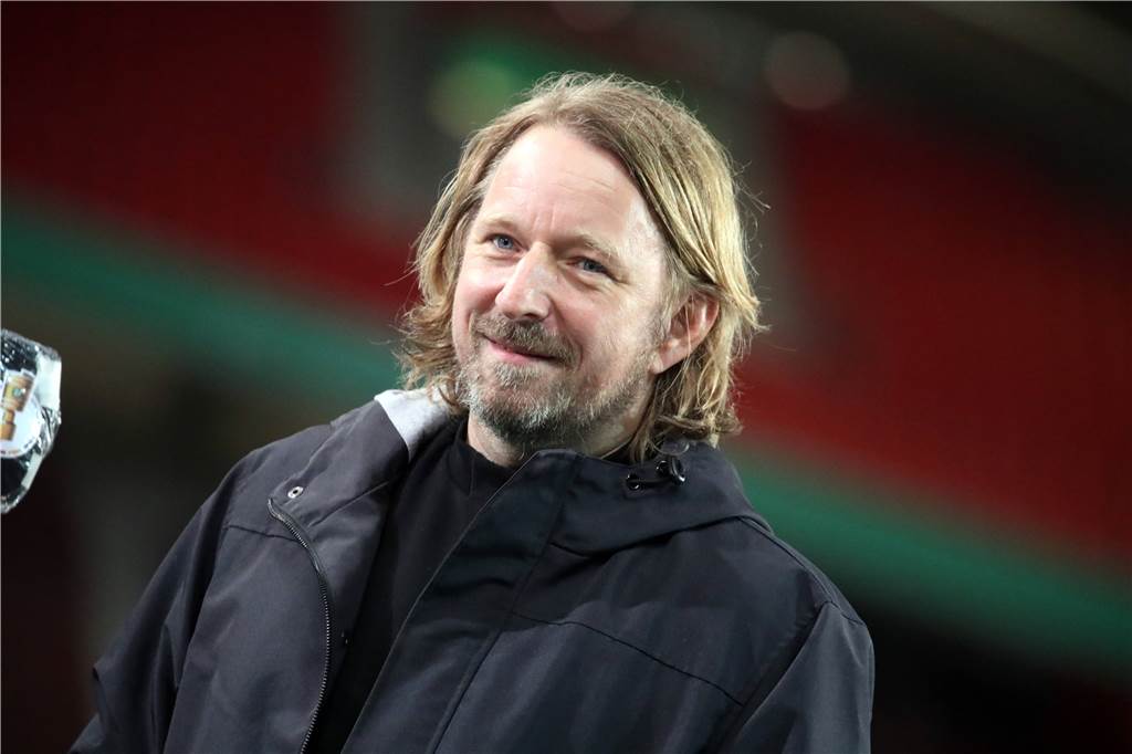 Zorc-Erbe: Kehl in der Pole-Position? BVB lotet weitere Optionen aus Sven Mislintat steht beim VfB Stuttgart noch bis 2023 unter Vertrag.