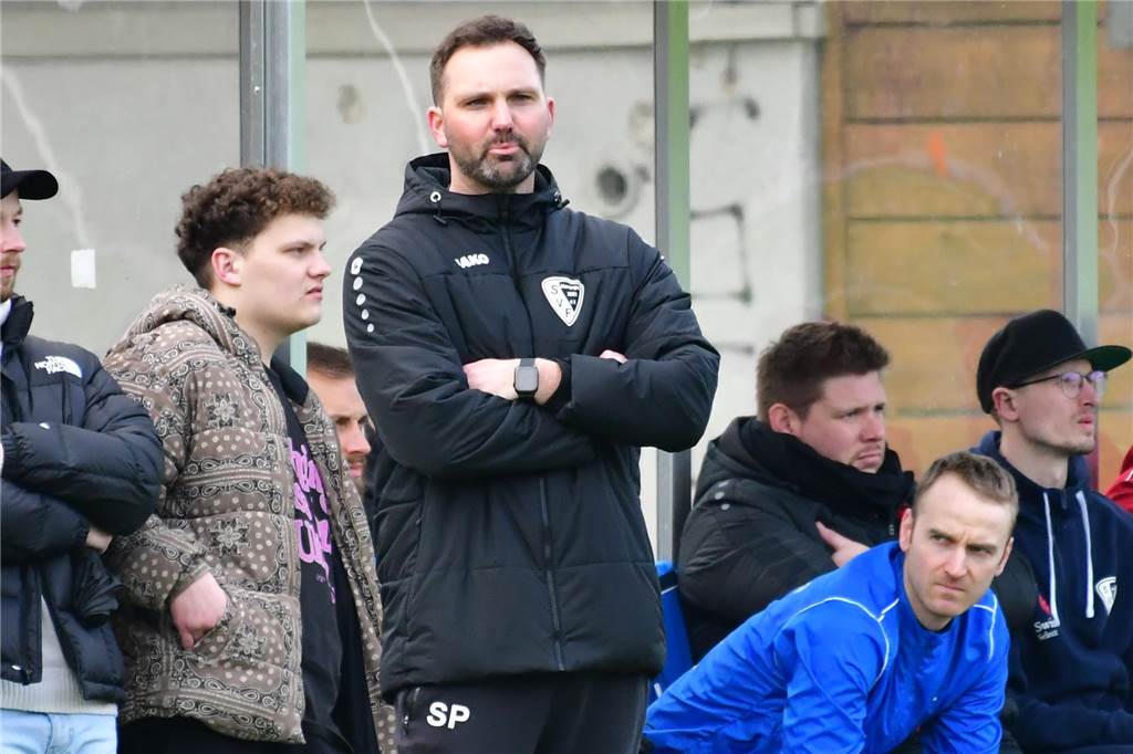 Erst Hochzeit dann Aufstieg: Herringens Trainer heiratet erst noch am Samstagmorgen Sven Pahnreck steht mit dem SVF Herringen im Aufstiegsrelegationsspiel.