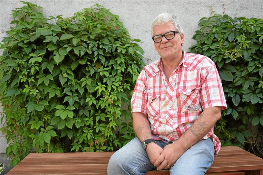 Herr Schades langer Weg zurück ins Leben Sven Schade hat in Dortmund eine neue Heimat gefunden und blickt nun positiv, mit einem Lächeln, in die Zukunft.