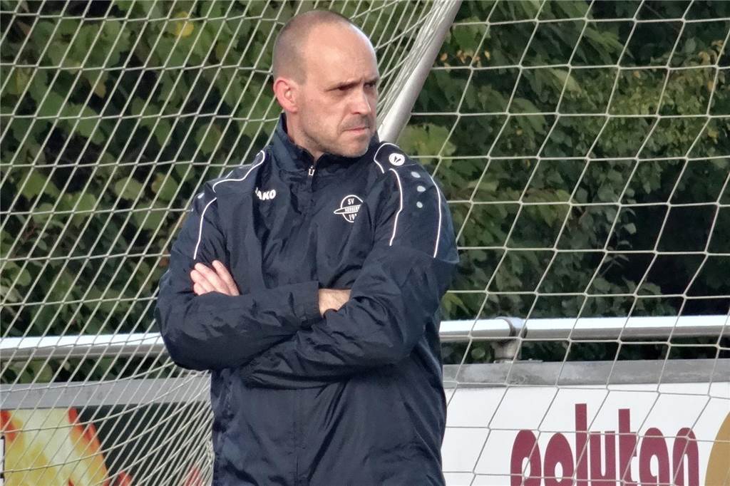SV Herbern und PSV Bork starten in die Rückrunde: Auf der Suche nach Kontinuität Sven Spigiel und die Frauen des SV Herbern wollen ihre Schwankungen in den Griff bekommen.