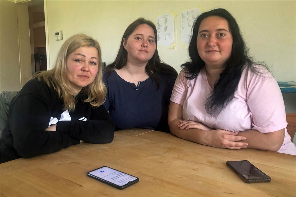 Heimliche Heldin des Jahres: Schnelle Hilfe für Flüchtlinge aus der Ukraine Sveta Syngaivskij, Anna und Alina Kretschyschkina leben seit Anfang April in Castrop-Rauxel.