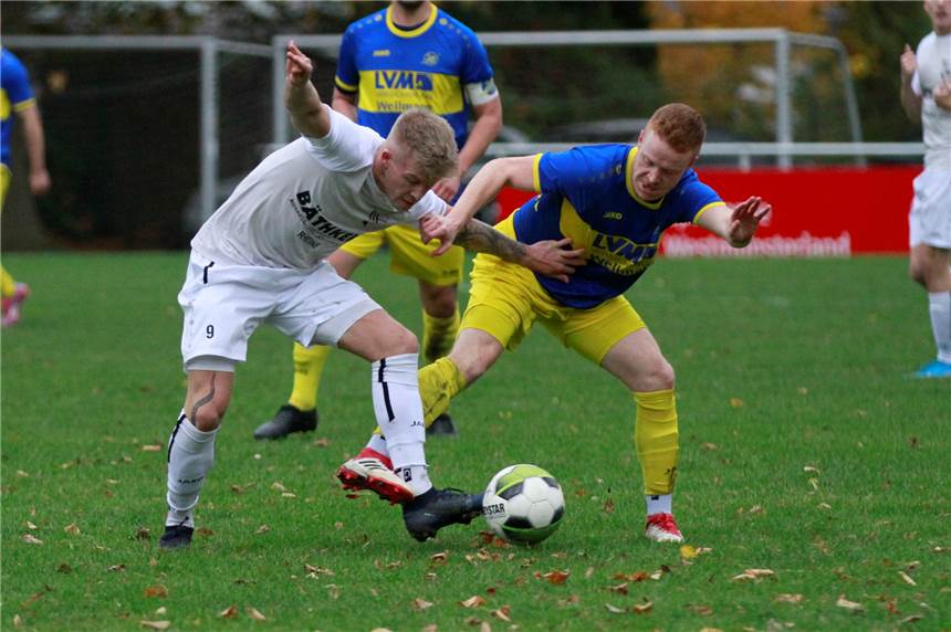 Im Video: Torschütze Sebastian Schütte zum Sieg: „Da unten gehören wir einfach nicht hin“ SVH-Spieler Sebastian Schütte (r.) traf zum 1:0 für den SV Herbern gegen den SC Altenrheine.