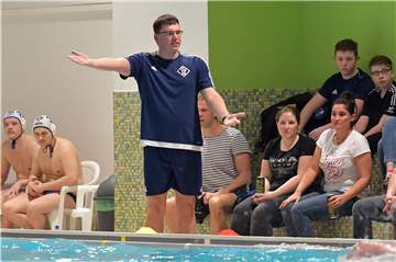 SVL-Trainer Olaf Bispinghoff und seiner Lüner sind am Montagabend in Hamm gefordert.