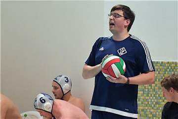 SVL-Trainer Olaf Bispinghoff weiß, dass sein Team Verbandsligist Oberhausen nicht unterschätzen darf.
