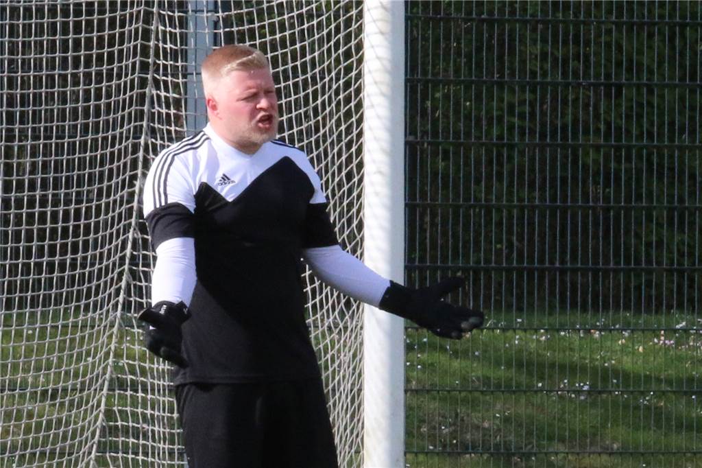 Krasser Leistungs-Unterschied: VfL Kamen schickt SV Stockum mit 13:0 nach Hause SVS-Keeper Andreas Betke war nach Abpiff spürbar angefressen.