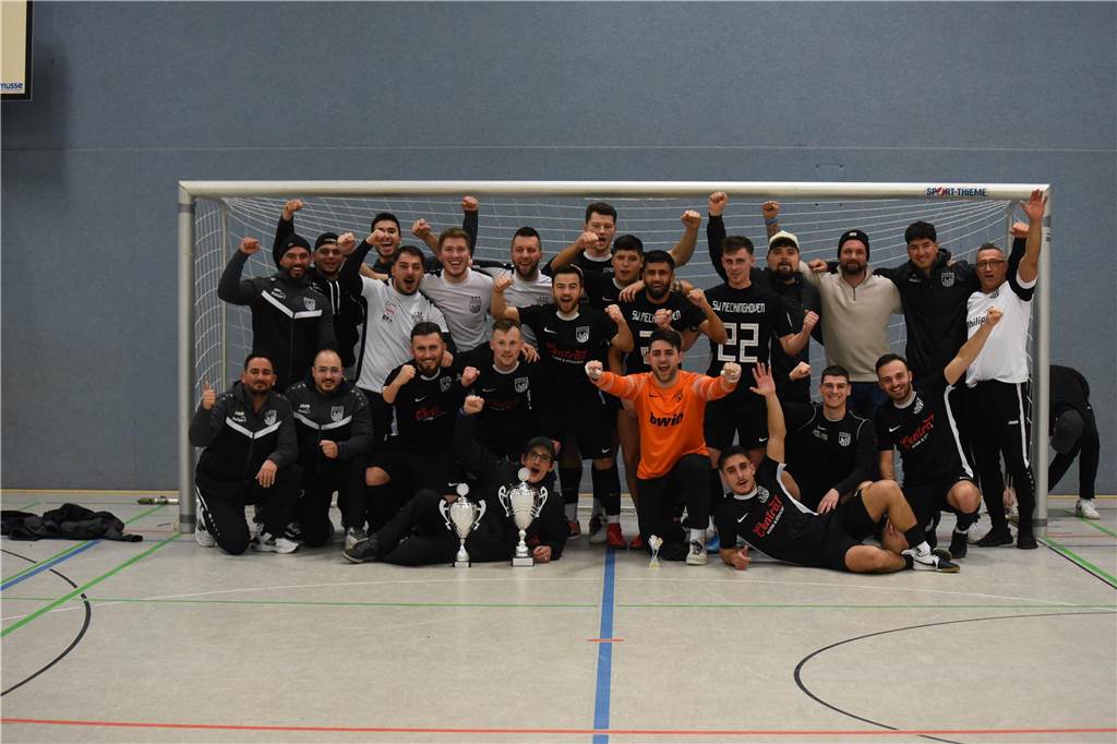 SW Meckinghoven hat in der Halle das Double geschafft. Schon im Sommer auf dem Feld hatte der A-Kreisligist die Nase vorn. Im Hallen-Finale schlugen die Meckinghover den Liga-Rivalen Borussia Ahsen deutlich mit 4:0.