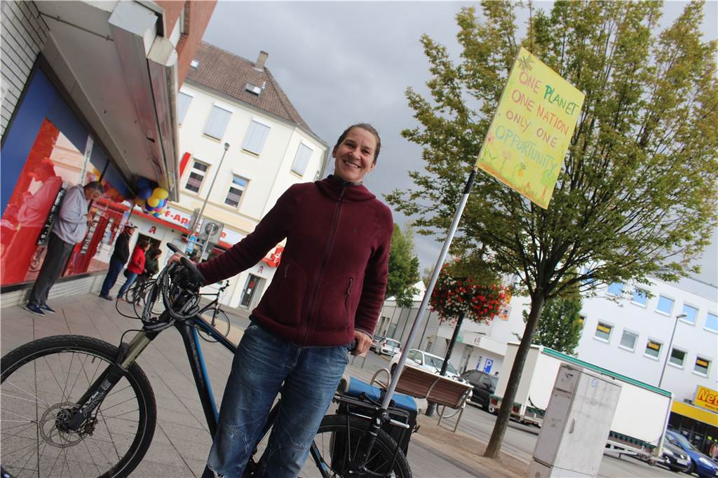 150 Radler rollten durch Dortmunder Westen zum globalen Klimastreik Sylvia Johst engagiert sich seit der Geburt ihres Sohnes für den Umweltschutz.