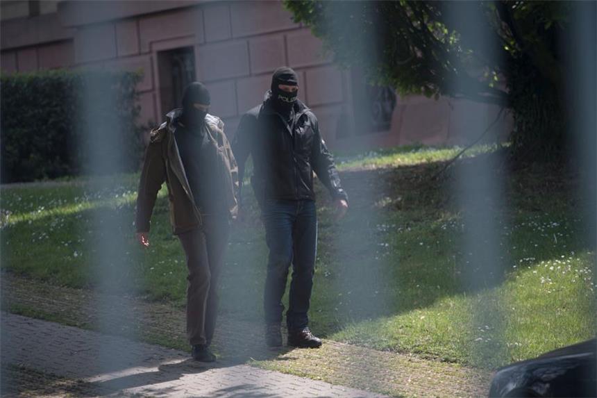 Razzien wegen IS-Verdachts in vier Bundesländern Symbolbbild. In vier Bundesländern fanden Razzien gegen Terrorverdächtige statt.