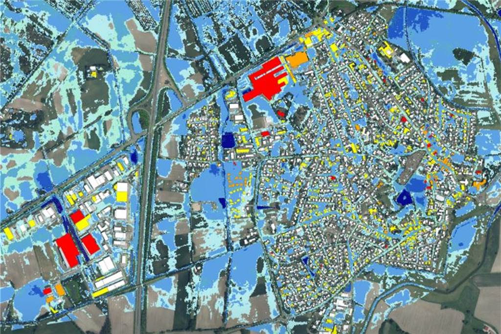 Starkregen: Gefahrenkarten für Heek, Nienborg und Ahle abrufbar Szenario drei für den Ortsteil Heek bei 90mm Niederschlag binnen einer Stunde. Die gefährdeten Bereiche sind entsprechend eingefärbt. Wichtig: Die dazugehörige Anleitung der Interpretation muss genau gelesen werden.