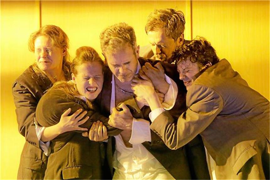 Schauspiel Dortmund spielt „Die Simulanten“ Szene aus „Die Simulanten“ mit (v.l.) Bettina Lieder, Julia Schubert, Ekkehard Freye, Sebastian Kuschmann und Björn Gabriel