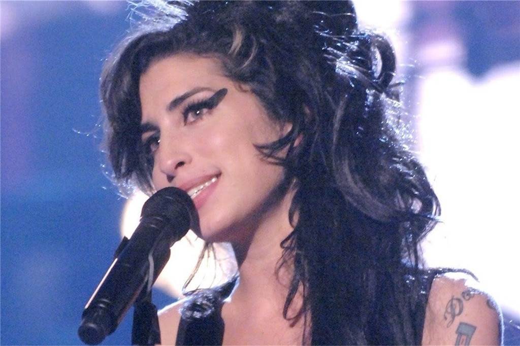 „Musik im Film“ im Dreier-Pack: Bürgerpark wird zum Freiluft-Kino Szenenfoto aus der Amy Winehouse-Dokumentation