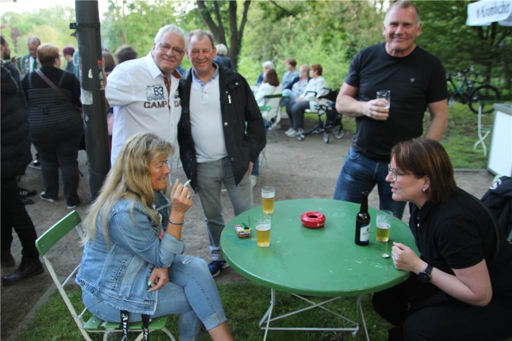 T-Shirt-Wetter  im Mai, obwohl die Eisheiligen das Wetter an diesem Tag diktieren sollten. 