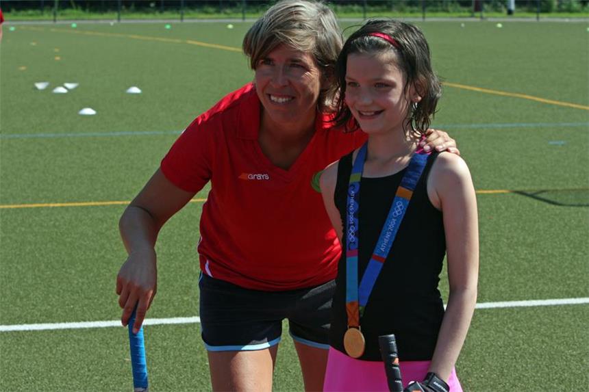 Taktik, Technik, Ausdauer. Beim Hockey-Camp des TV Werne gab es jede Menge zu lernen. Der Höhepunkt am Montag war der Besuch von Olympiasiegerin Natascha Keller.