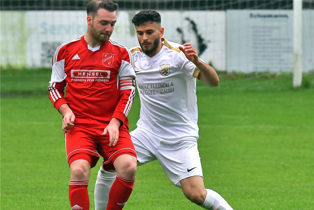 Lüner SV verpflichtet Rückkehrer aus der Oberliga: „Ein wilder und verrückter Spieler“ Talha Temur (r.) schnürt ab dem neuen Jahr seine Fußballschuhe wieder für den Lüner SV.