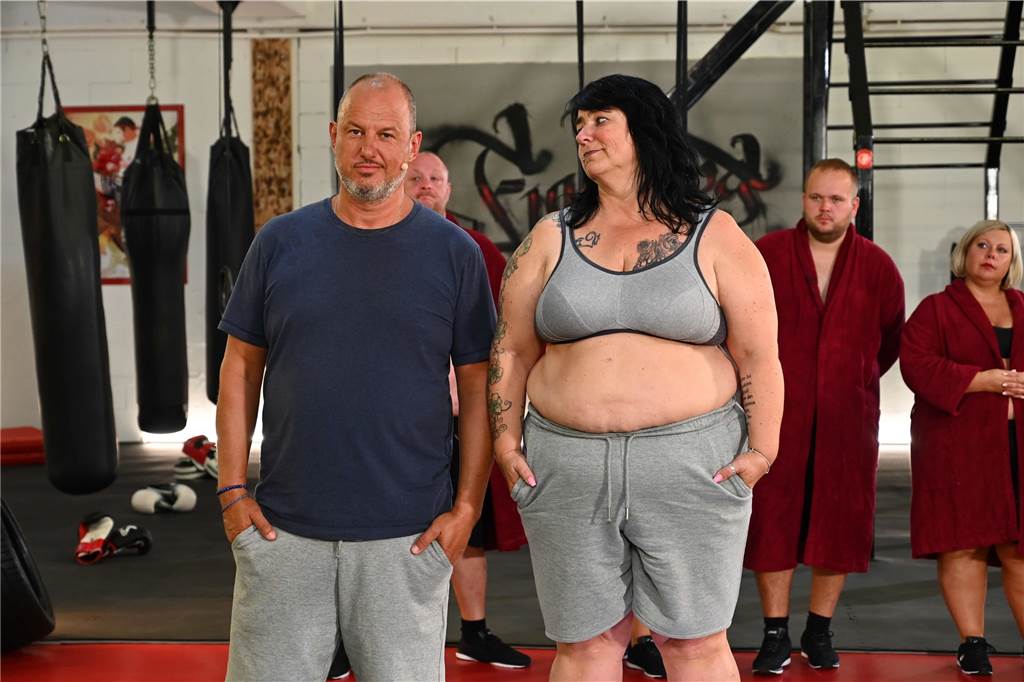 Tanja (50) aus Castrop Rauxel startet mit 121 Kilo bei "Rosins Fettkampf". Fernsehkoch Frank Rosin will ihr beim Abnehmen helfen.