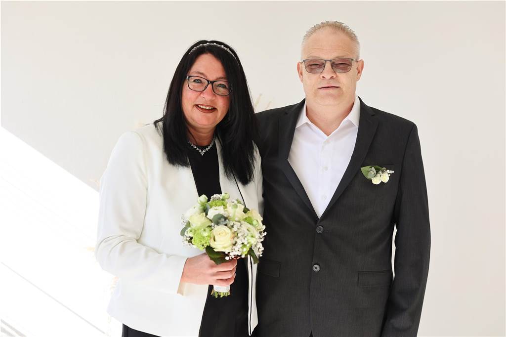 Tanja Wollbrink (51) und Michael Voigt (54) gaben sich im Standesamt im Riegelhaus das Jawort.